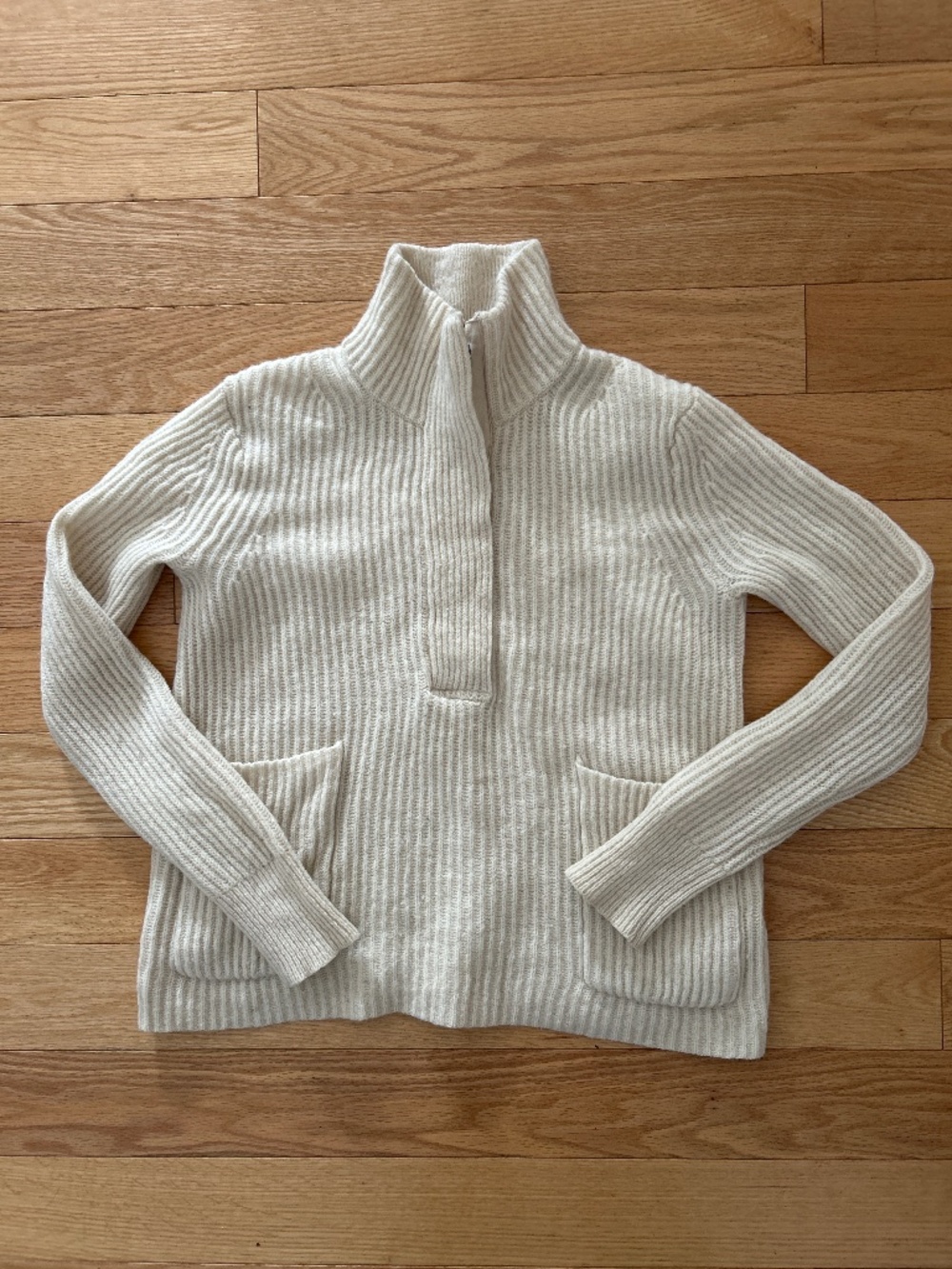 🩷 💯 wool, 1/4 snap, cozy sweater 🩷